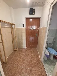Garsoniera 30mp, renovata, etaj 4/9-zona Astra - foto 4