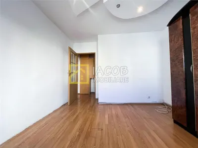 Apartament 3 camere decomandate | Etaj 1 | Str. Tudor Vladimirescu, Moinesti - foto 4