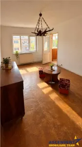 3 camere decomandat, 68 mp, 2 bai, Strada Unirii Covasna, ideal amenajare dupa propriul stil - Covasna