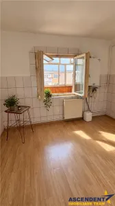 3 camere decomandat, 68 mp, 2 bai, Strada Unirii Covasna, ideal amenajare dupa propriul stil - foto 2