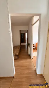 3 camere decomandat, 68 mp, 2 bai, Strada Unirii Covasna, ideal amenajare dupa propriul stil - foto 4