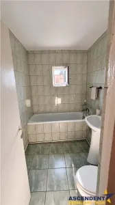 3 camere decomandat, 68 mp, 2 bai, Strada Unirii Covasna, ideal amenajare dupa propriul stil - foto 6