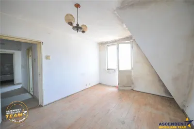 FILM! 2 camere decomandat, Central Covasna, balcon generos, priveliste deschisa, potential excelent de renovare - foto 2