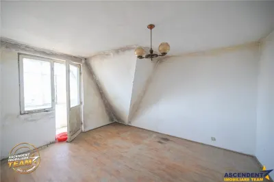 FILM! 2 camere decomandat, Central Covasna, balcon generos, priveliste deschisa, potential excelent de renovare - foto 12