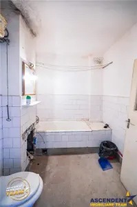 FILM! 2 camere decomandat, Central Covasna, balcon generos, priveliste deschisa, potential excelent de renovare - foto 13