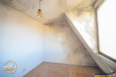 FILM! 2 camere decomandat, Central Covasna, balcon generos, priveliste deschisa, potential excelent de renovare - foto 16