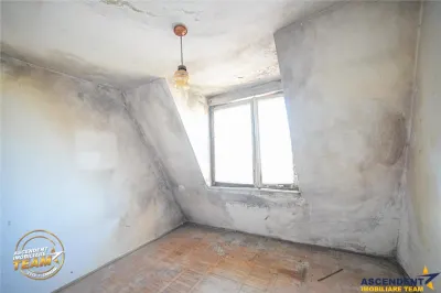 FILM! 2 camere decomandat, Central Covasna, balcon generos, priveliste deschisa, potential excelent de renovare - foto 17