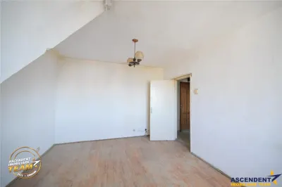 FILM! 2 camere decomandat, Central Covasna, balcon generos, priveliste deschisa, potential excelent de renovare - foto 8