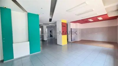 Spatiu comercial, zona Modern la bulevard, vad  excelent !! - foto 4