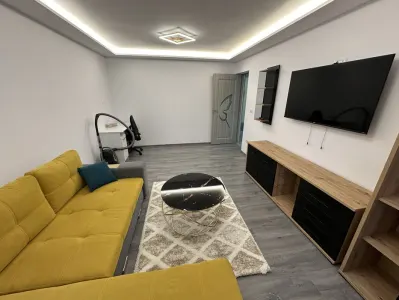 Vand apartament 2 camere decomandat zona Nord - foto 2