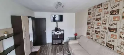 Apartament 3 camere decomandat etaj intermediar zona Gemenii - Brasov