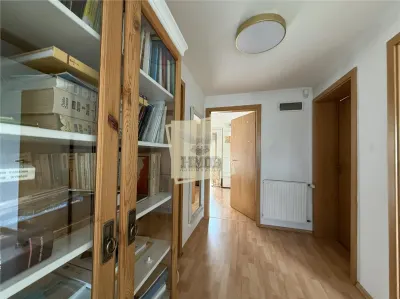 Casa moderna 6 camere 2 bai terasa garaj 654 mp teren Selimbar - foto 16