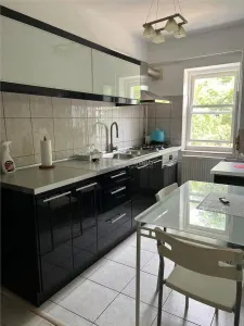 Apartament 3 camere de inchiriat – ultracentral, complet mobilat si utilat - foto 2