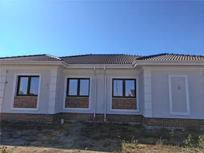 Duplex modern - finisaje la alegere - toate utilitatile - Mosnita Noua