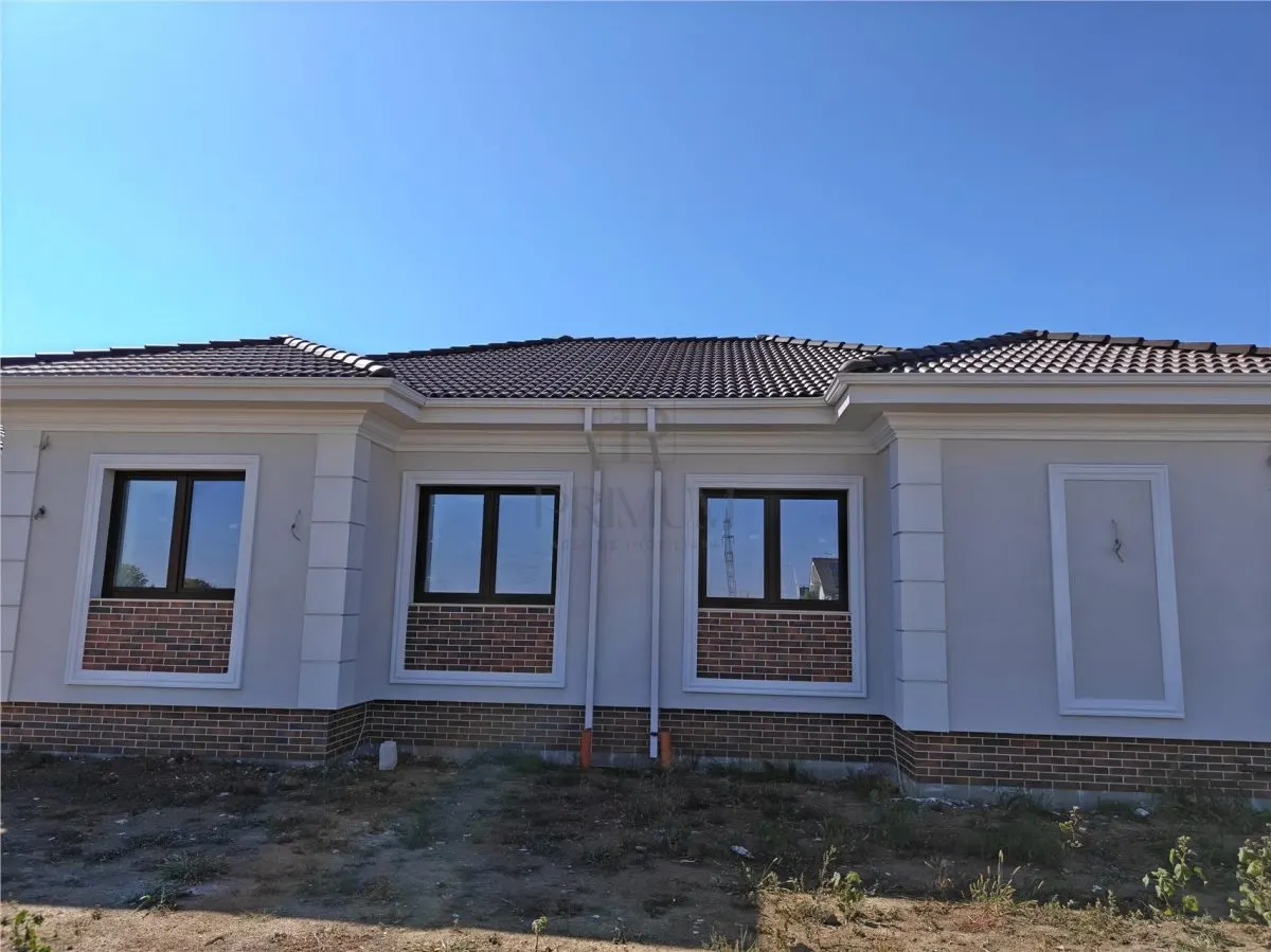 Casă 3 camere Moșnița Nouă - poza 1