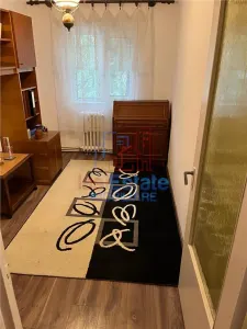 Apartament cu 3 camere  etajul 1 zona Petru Poni - Pacurari - Iasi