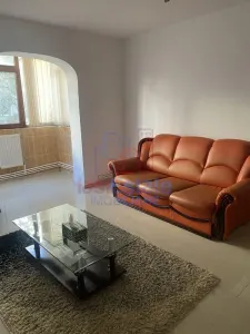 Apartament 2 camere etajul 2 zona Dacia - centrala proprie - foto 2