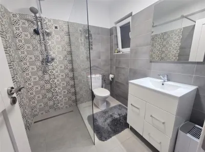 Casă 4 camere Ipotești - poza 5