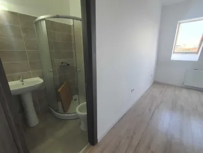 apartament nou , luminos - foto 4
