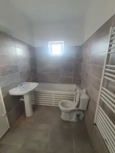 apartament nou , luminos - foto 5