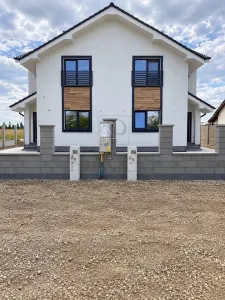 Casă 4 camere Moșnița Nouă - poza 2