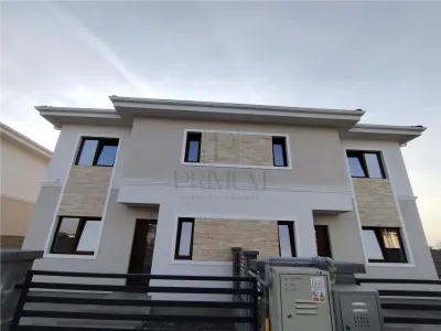 Duplex superb - toate utilitatile - la cheie - Mosnita Veche