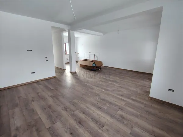 Casă 4 camere Moșnița Veche - poza 4