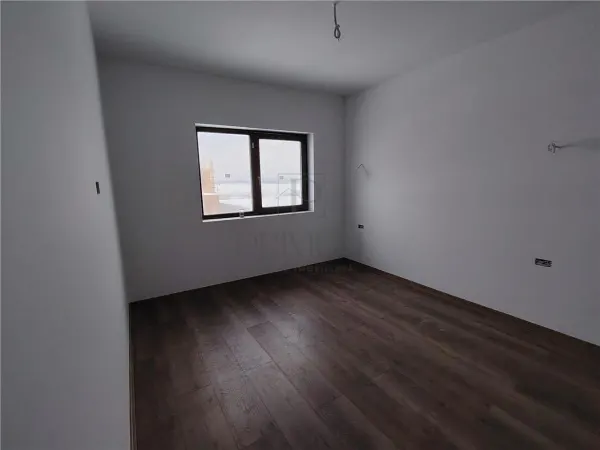 Casă 4 camere Moșnița Veche - poza 8