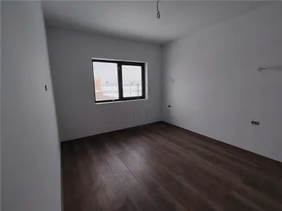 Casă 4 camere Moșnița Veche - poza 8