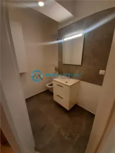 Royal Imobiliare- Inchiriere apartament 3 camere, zona 9 Mai - foto 15