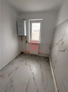 Apartament 2 Camere Proaspat Renovat | Tomis Nord, Chiar Langa Liceul Calinescu - foto 2
