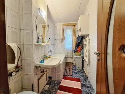 Apartament 2 camere decomandat , 54 mp – Cartierul Mioriței | Etaj 1 | Centrală și balcon - foto 7