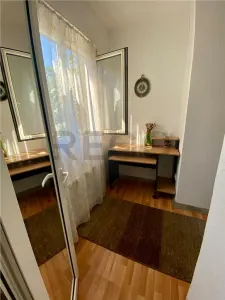 RECO Apartament cu 3 camere la curte comuna - foto 4