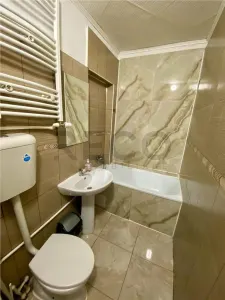 RECO Apartament cu 3 camere la curte comuna - foto 7