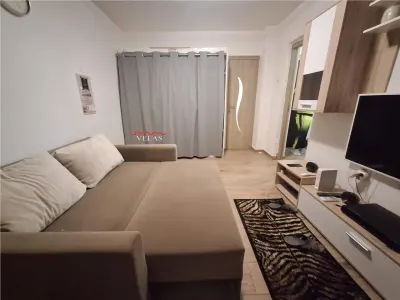 Garsoniera parter, semimobilata si utilata, Gara - Focsani