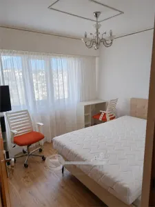 De vanzare apartament | 3 camere, Bd. Independenței, la 2 minute de UMF | ideal investiție / regim hotelier - foto 2