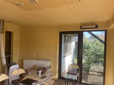 Casa de vanzare in sat Hangulesti cu suprafata de 133 mp , suprafata teren 2000 mp - foto 2