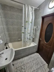 Apartament cu 2 camere de închiriat – Circumvalațiunii | 50 mp | Parte - foto 8