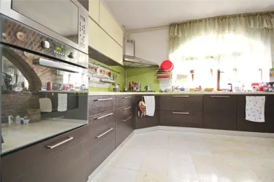 Apartament spatios cu doua camere de inchiriat la casa - foto 3