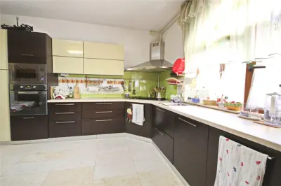 Apartament spatios cu doua camere de inchiriat la casa - foto 4