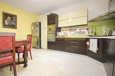 Apartament spatios cu doua camere de inchiriat la casa - foto 5