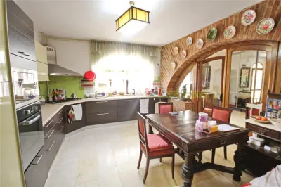 Corp de casa cu doua camere de inchiriat - foto 6