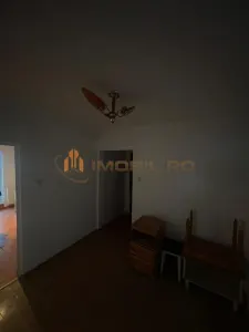 zona Dacia - Decomandat Apartament cu 3 camere - foto 5