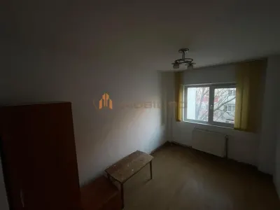 zona Dacia - Decomandat Apartament cu 3 camere - foto 9