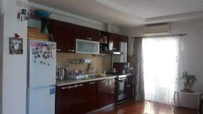 Proprietar apart 2 camere Cosmopolis inchiriez faza 1, 4/10 vis a vis Lidl mobilat terasa spatioasa inchisa termopan open space ,pret negociabil - foto 2