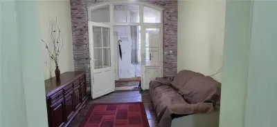 Apartament 3 camere  Piata Traian | cladire istorica | 61,44 mp plus boxa 29,26 mp si cota teren - foto 3