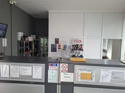 Service auto, 220 mp, complet utilat, zona Centrala - foto 3