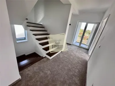 Casa moderna 5 camere 2 bai teren 498 mp 4 parcari 10 km de Sibiu - foto 10