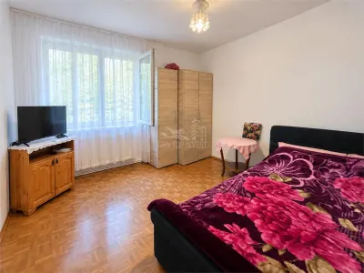 Apartament 2 camere decomandat si balcon etaj 1 zona Rahova - foto 5