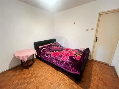 Apartament 2 camere decomandat si balcon etaj 1 zona Rahova - foto 7